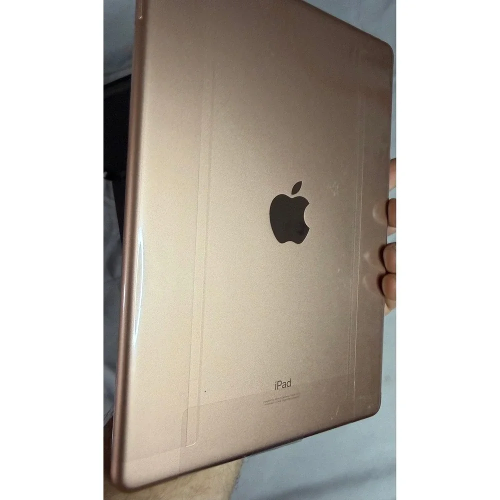 Apple iPad 8th Gen A2270 32GB Rose Gold with Bluetooth Keyboard Case Bundle